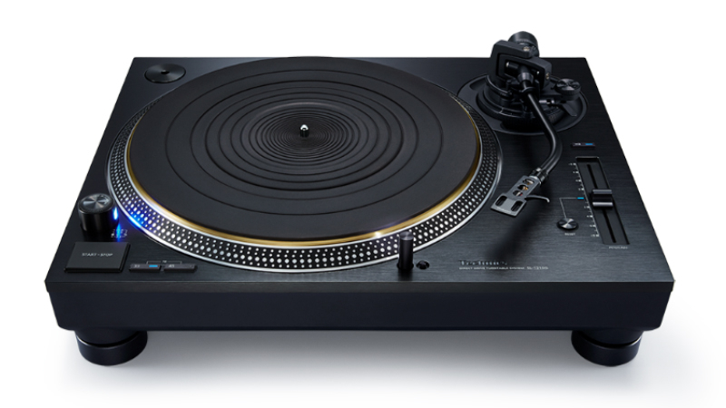A top down view of the Technics SL-1200G turntable