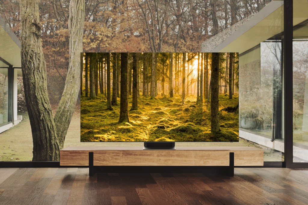 2022 Samsung QN900 8k TV on display